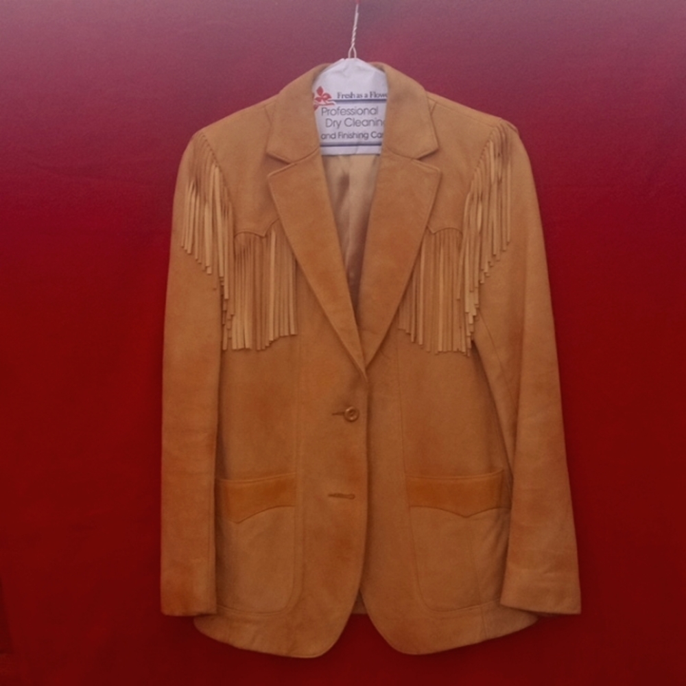Lady Scully suede western style fringe jacket. Tan/Camel color. Since 8.